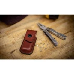 Étui Cuir Tanné Végétal Taille Large - AINSWORTH Pour Pince LEATHERMAN -Magasin De Matériel De Pêche etui cuir tanne vegetal taille large ainsworth pour pince leatherman 3